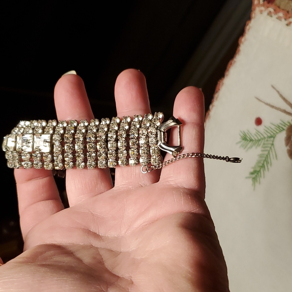 Weiss Rhinstone Bracelet - Picture 8 of 9